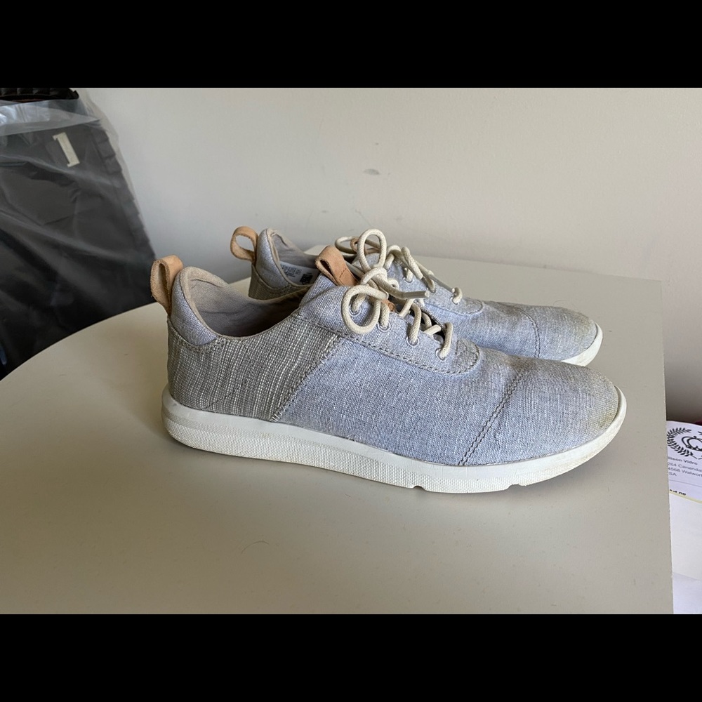 TOMS sneakers size 7